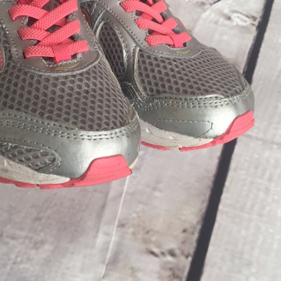 Saucony cohesion 10 sneaker in size 1M - Picture 11 of 15